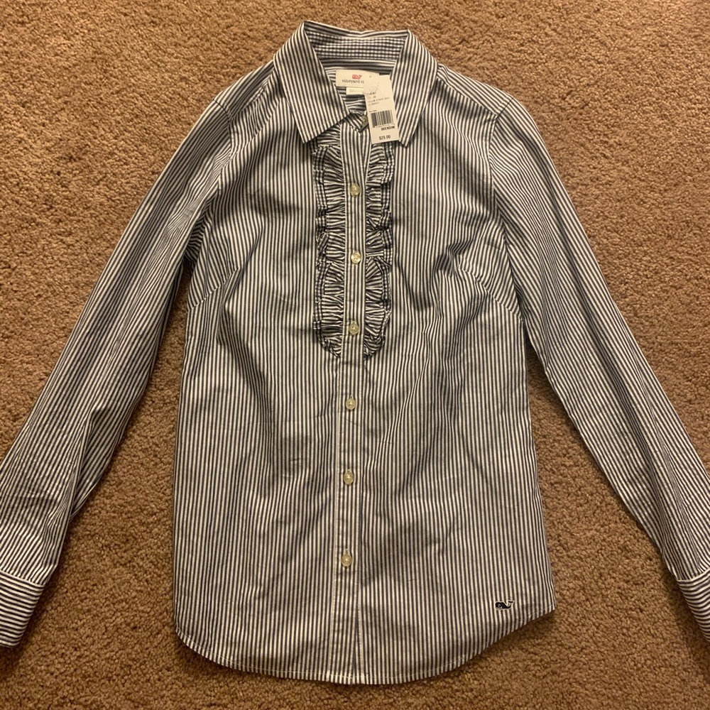 Brand new vineyard vines buttons down shirt